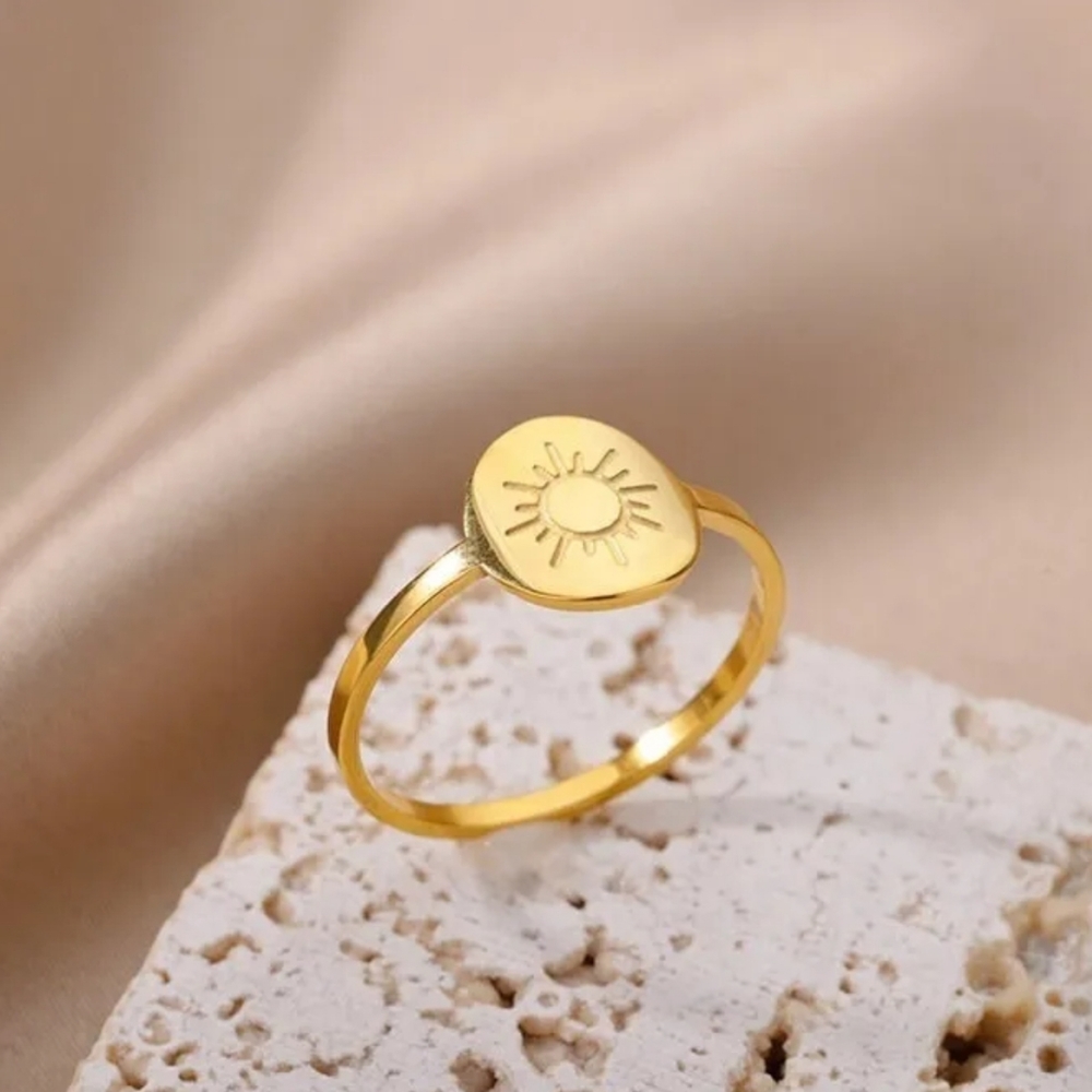 18K Gold Ring minimalist sun boho Dainty Delicate Ring sz 6 sunburst